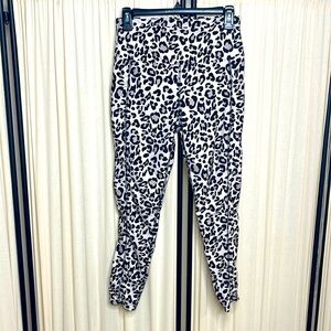 EUC- EBB & FLOW LEOPARD PRINT WORKOUT LEGGINGS SIZE LARGE